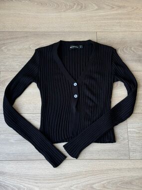 PrettyLittleThing Black Ribbed V-Neck Button Cardigan